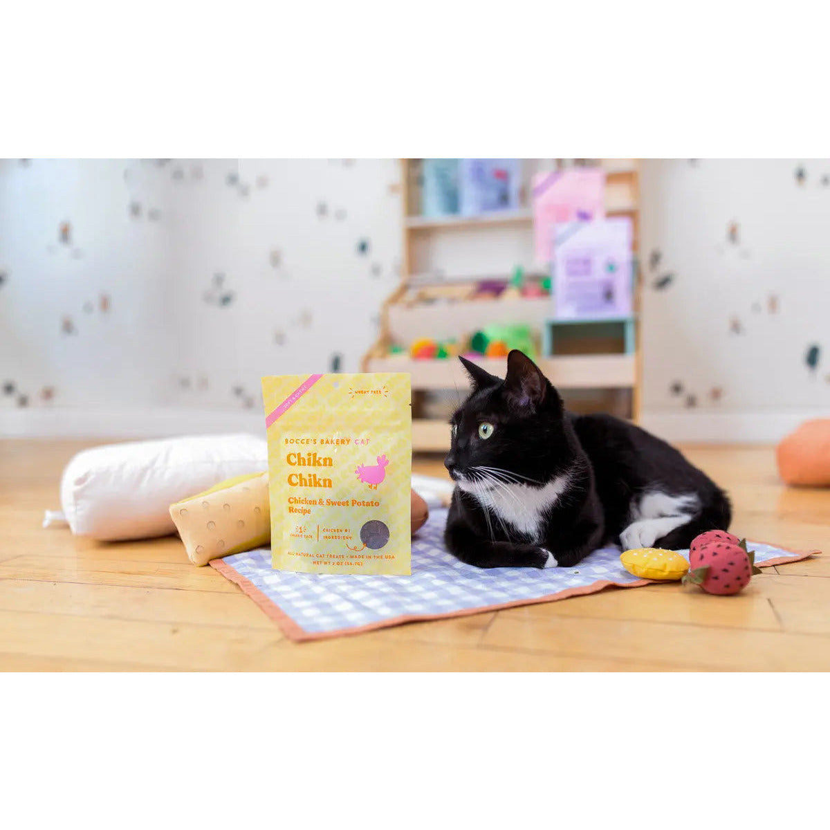 Bocce's Bakery 2oz Soft & Chewy Heart-Shaped Chicken Cat Treats