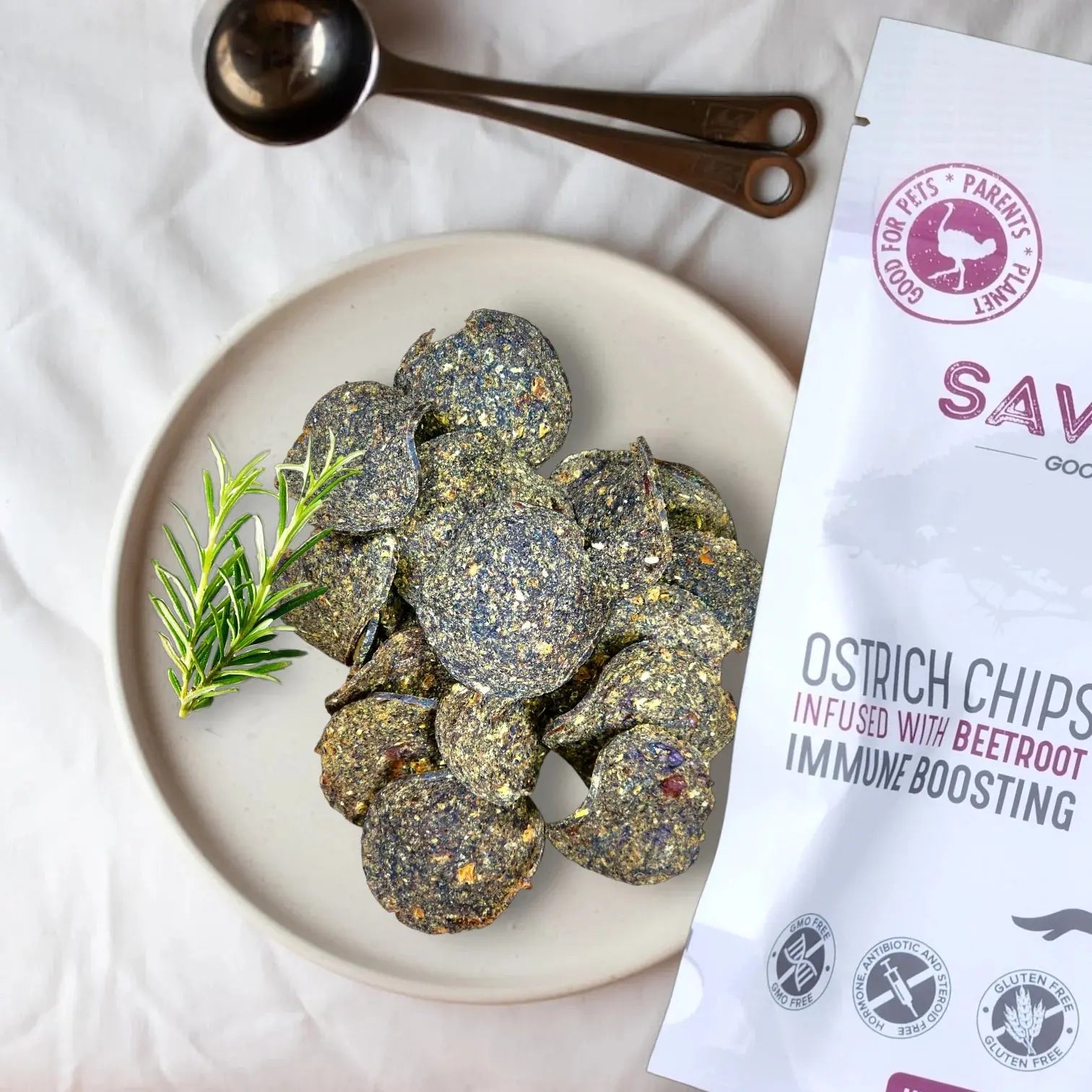 Savannah Premium Hypoallergenic Ostrich Chip Dog Treats Enriched with Immune - Boosting Beetroot, 2.5 Ounce Package